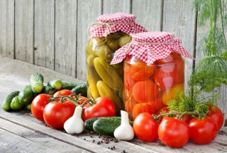vyrashchivaem-ovoshchnye-kultury-ogurets-tomat-i-drugie-bez-pestitsidov